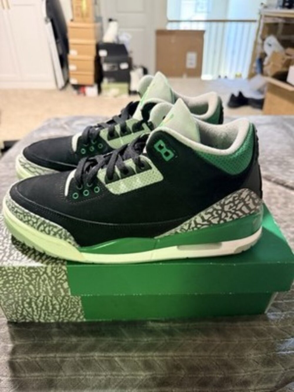 Air Jordan 3 Retro Pine Green Size 9M Pre-Owned Excellent OG Box